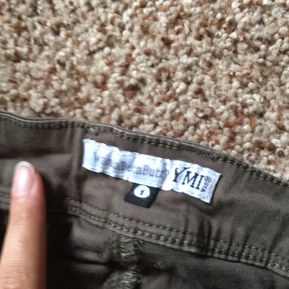 Shorts - Picture 3 of 3